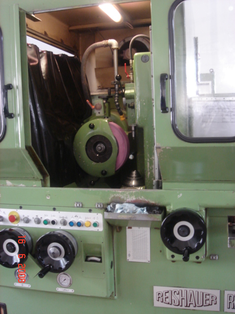 Gear grinding station — Reishauer.